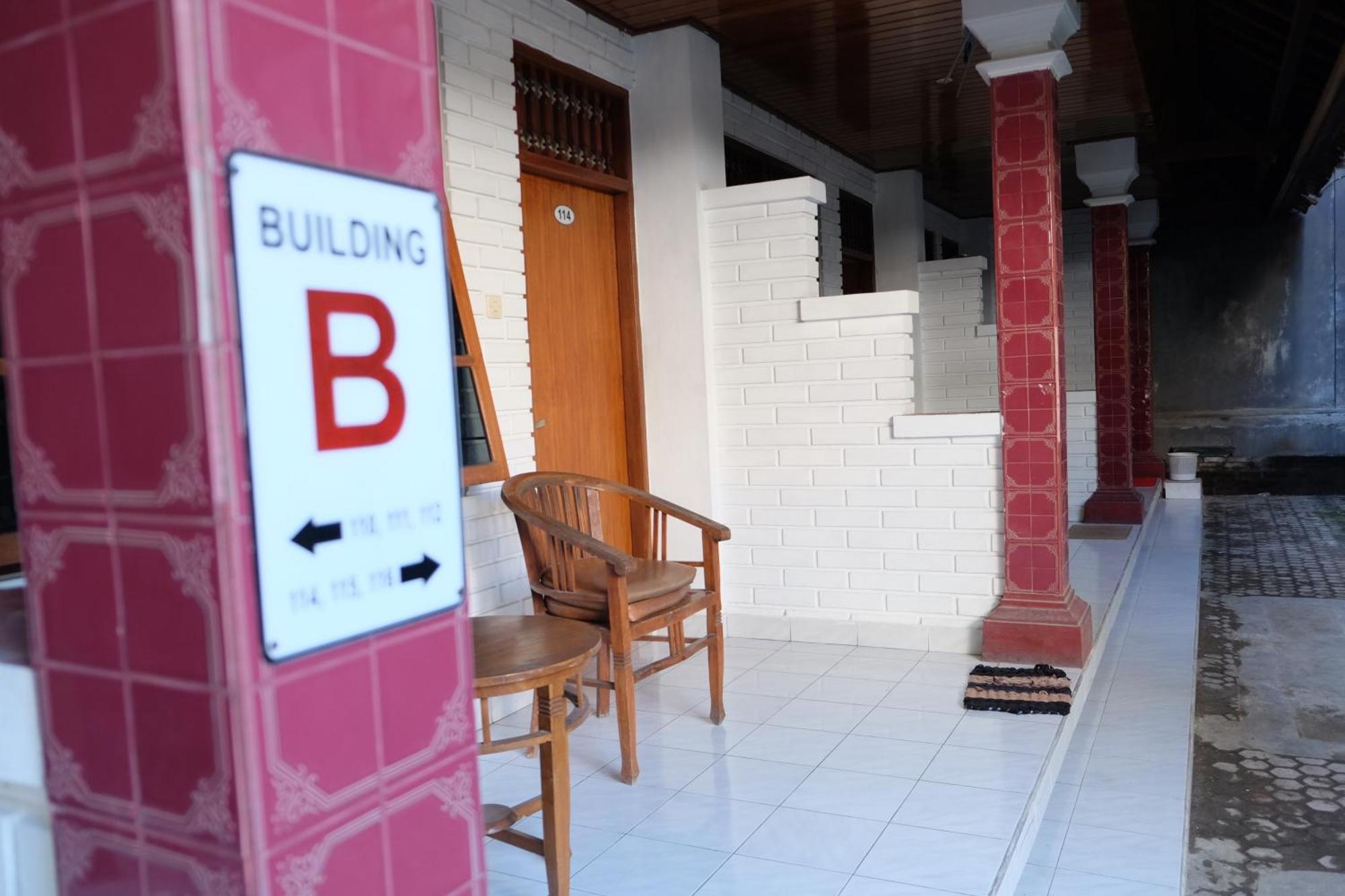 Palm Garden Kuta Hotel กูตา ภายนอก รูปภาพ